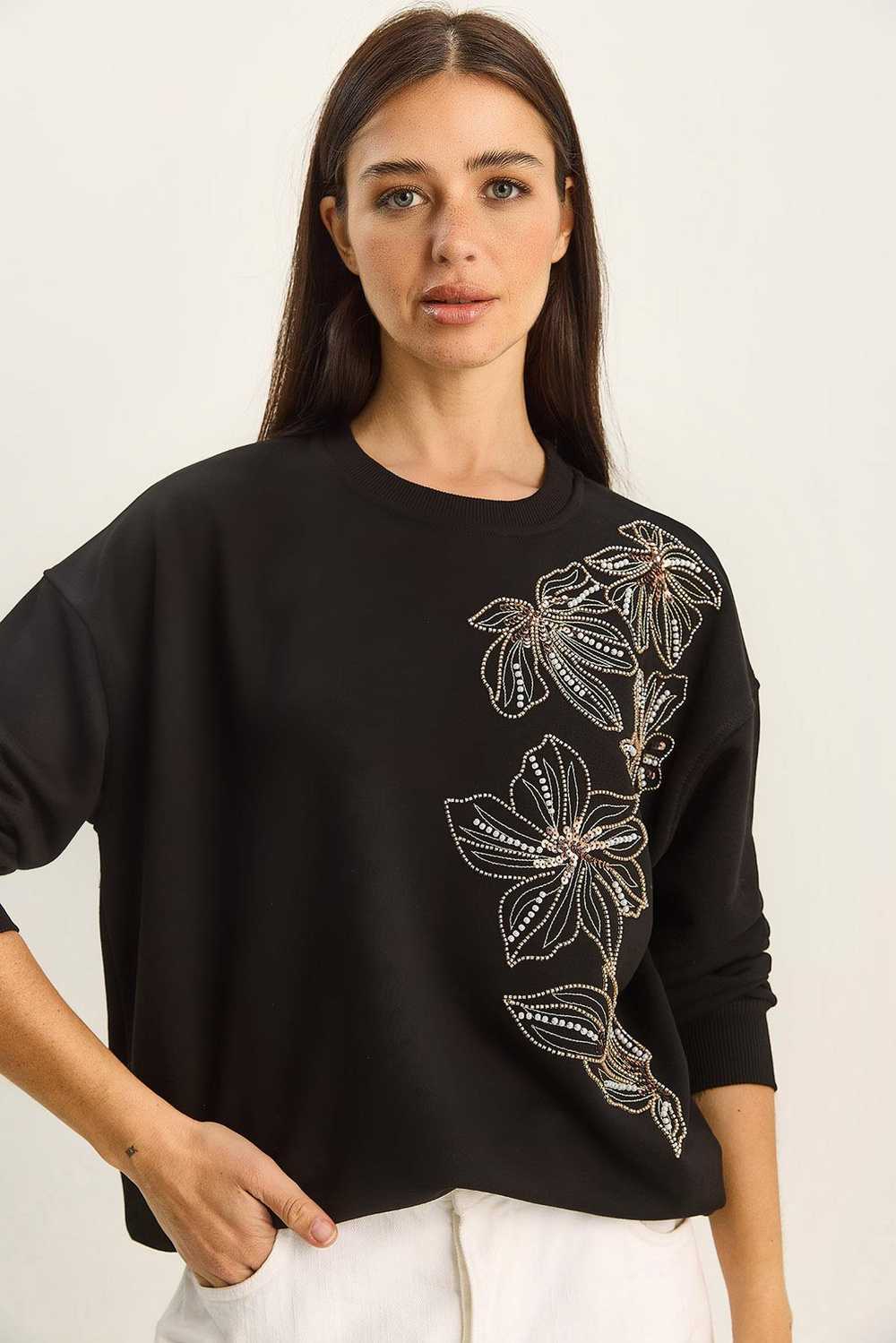 Kadın Bisiklet Yaka Çiçek Boncuk İşlemeli Relaxed Sweatshirt 1572 60283809 - Siyah