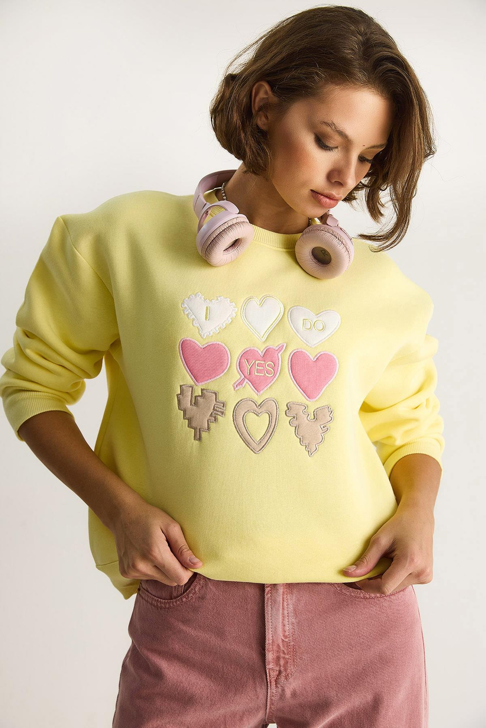 Kadın Bisiklet Yaka Kalp Nakışlı Şardonlu Üç İplik Sweatshirt 6875 60283520 - Limon Sarısı