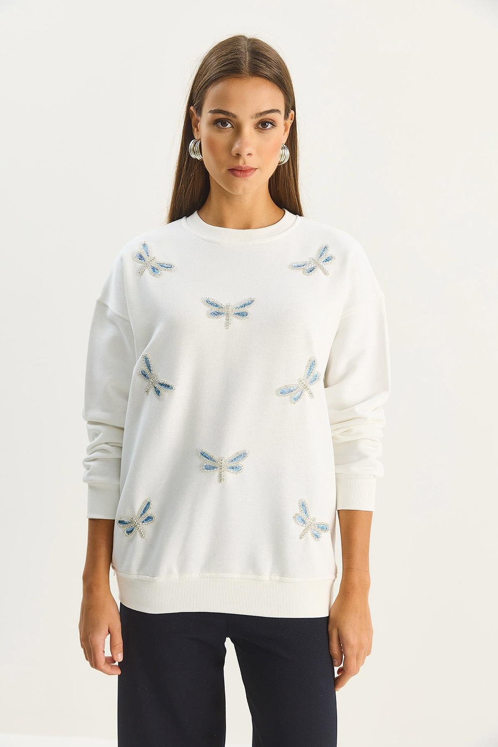 Kadın Bisiklet Yaka Yusufcuk Taş İşlemeli Relaxed Sweatshirt 1558 60283660 - Beyaz