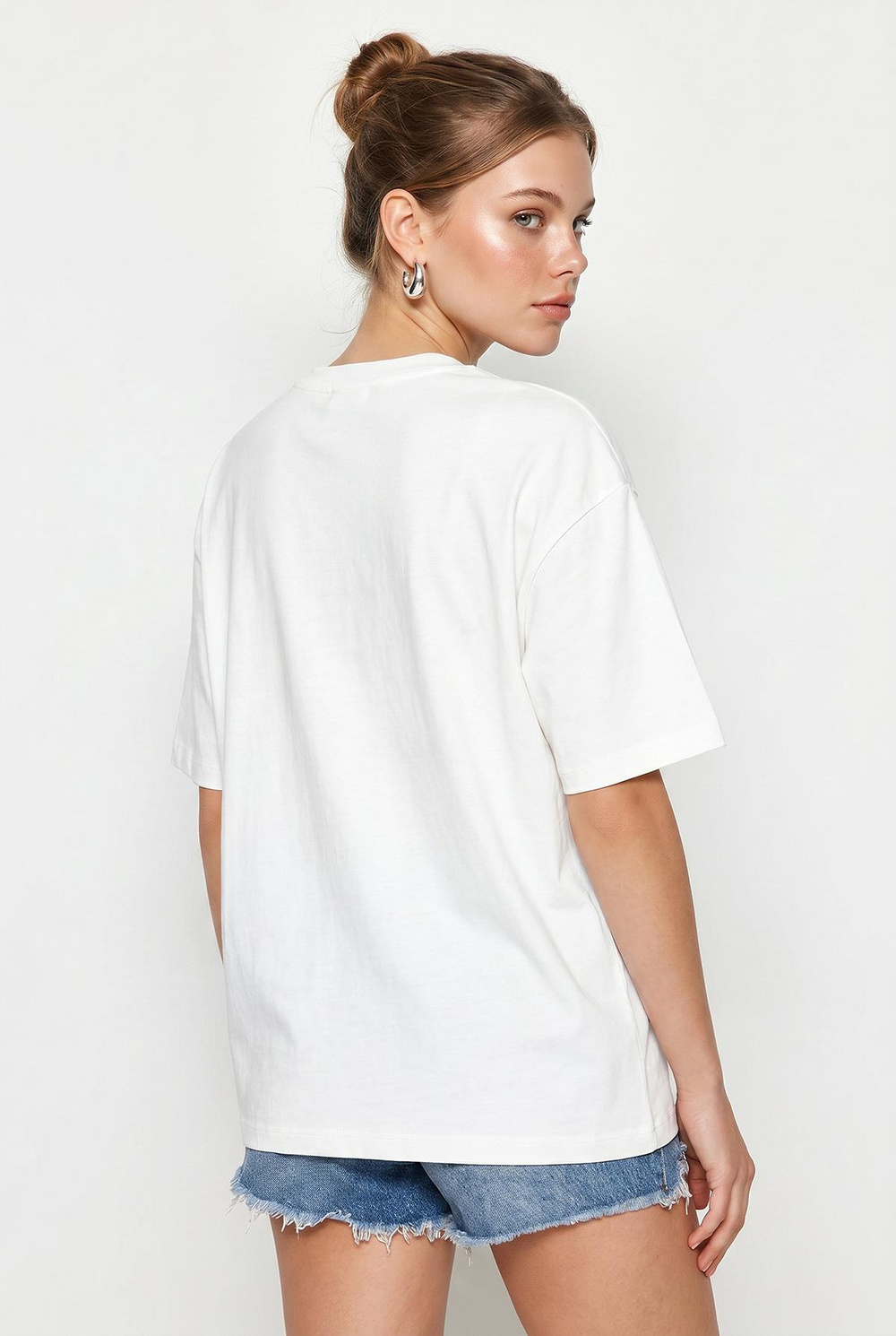 Kadın Bisiklet Yaka Taş Baskı Detaylı Oversize Pamuklu T-Shirt ÖT100013 60286272 - Beyaz-Mavi