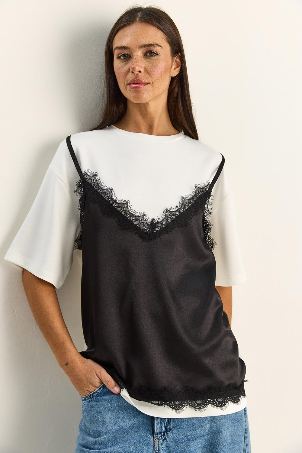Kadın Dantel Saten Detaylı Katmanlı Görünümlü T-Shirt 1084 60286103 - Beyaz-Siyah