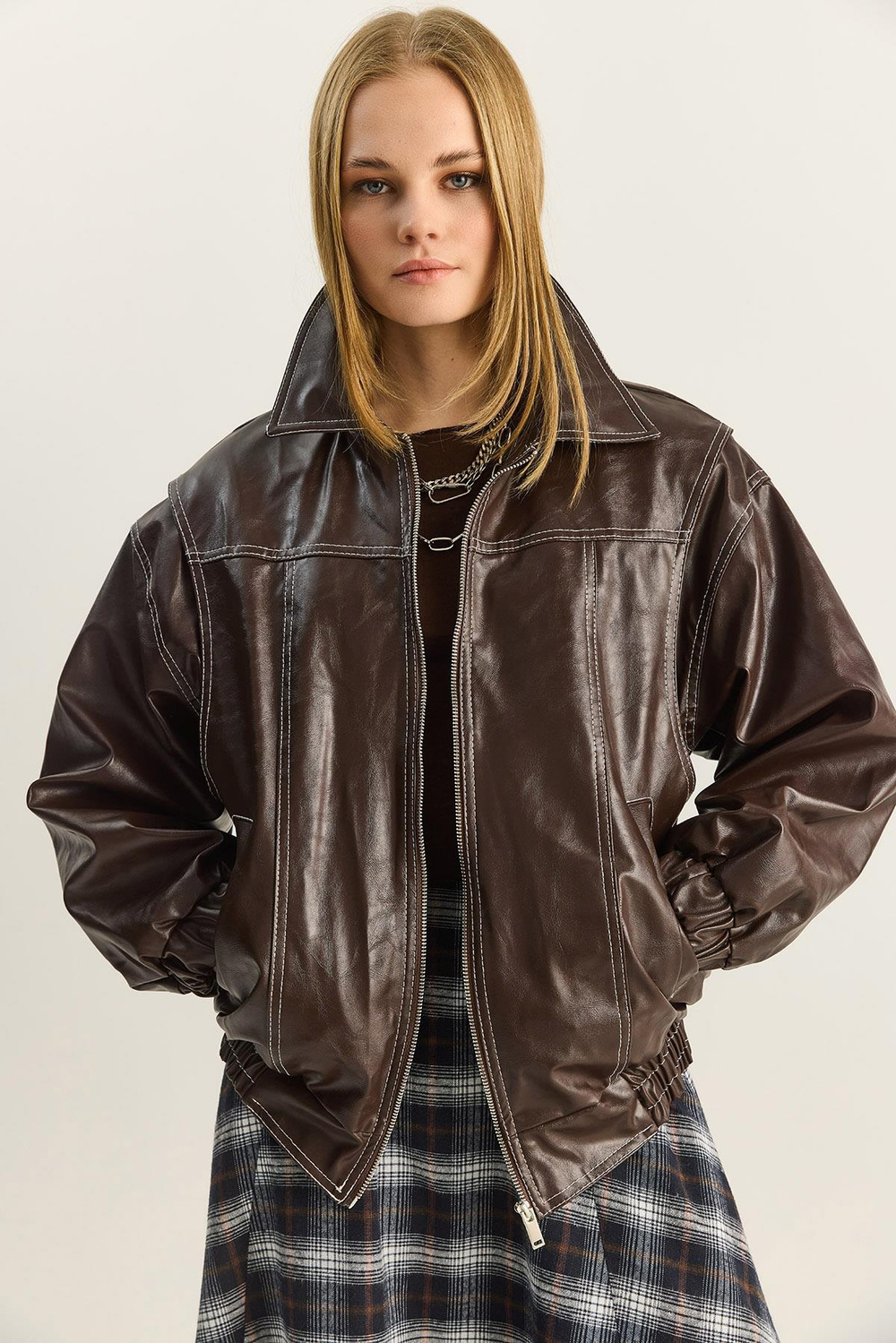 Kadın Dikiş Detaylı Astarlı Beli Lastikli Cepli Oversize Suni Deri Ceket 3173 60283894 - Kahverengi