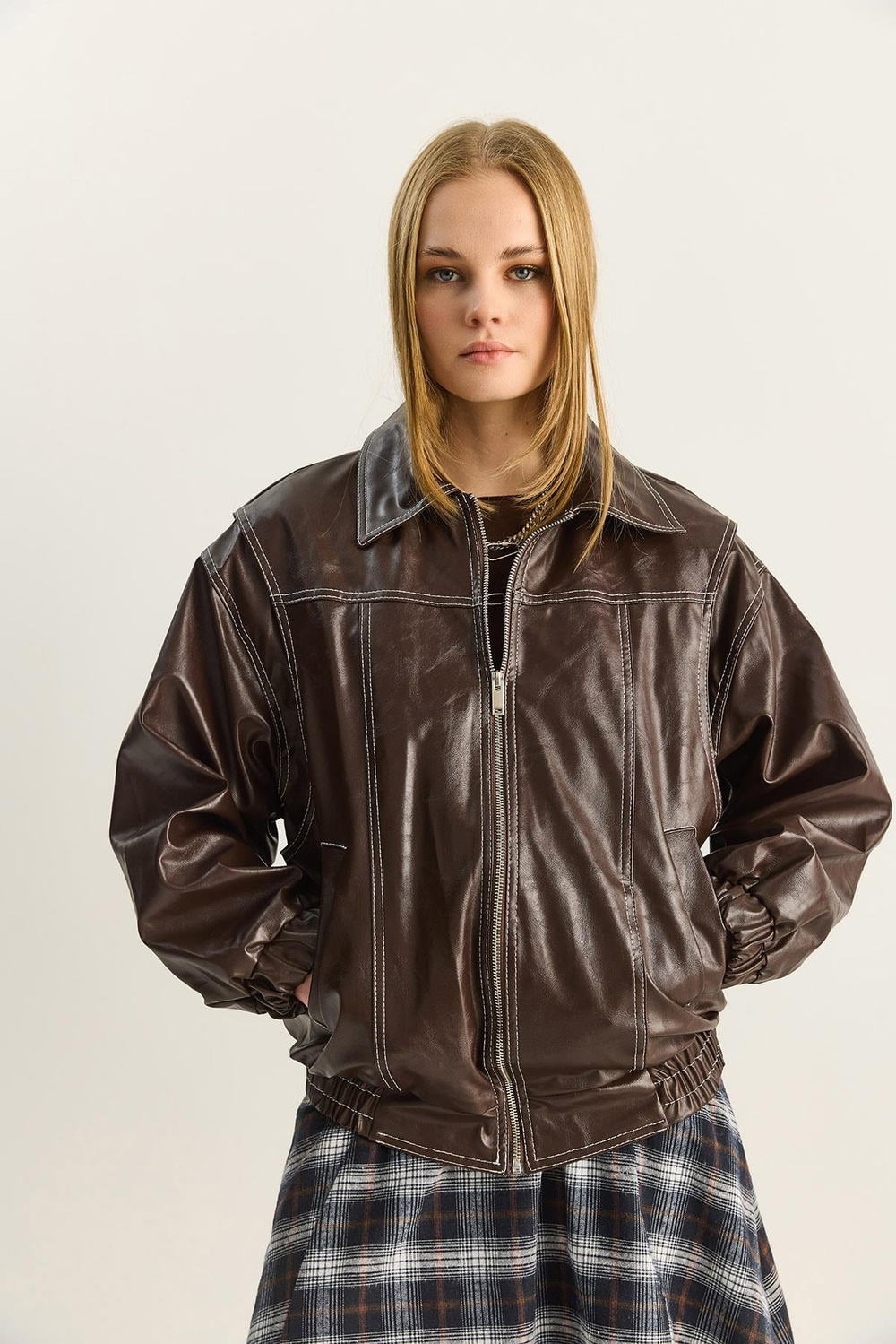 Kadın Dikiş Detaylı Astarlı Beli Lastikli Cepli Oversize Suni Deri Ceket 3173 60283894 - Kahverengi