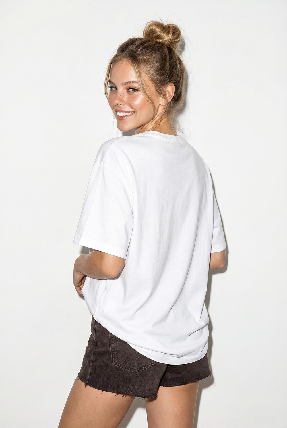 Kadın Etnik Desenli Boncuk İşlemeli Baskı Detaylı Oversize T-Shirt 2128 60286123 - Beyaz