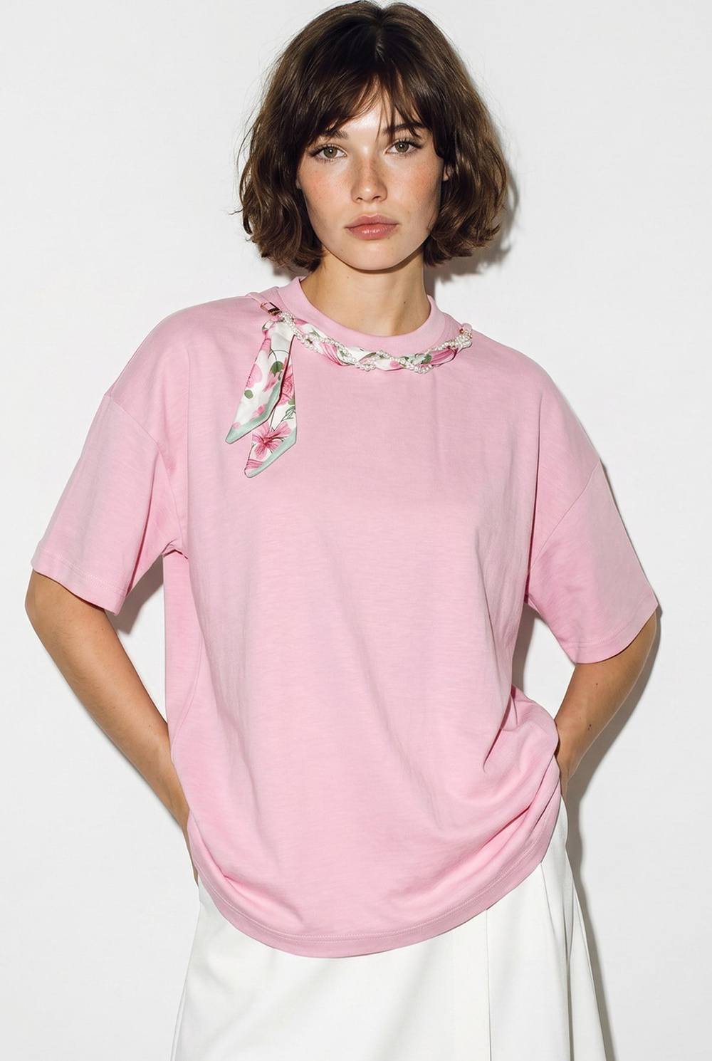 Kadın Fular ve İnci Detaylı Bisiklet Yaka Oversize Basic T-Shirt 360096 60286358 - Pembe