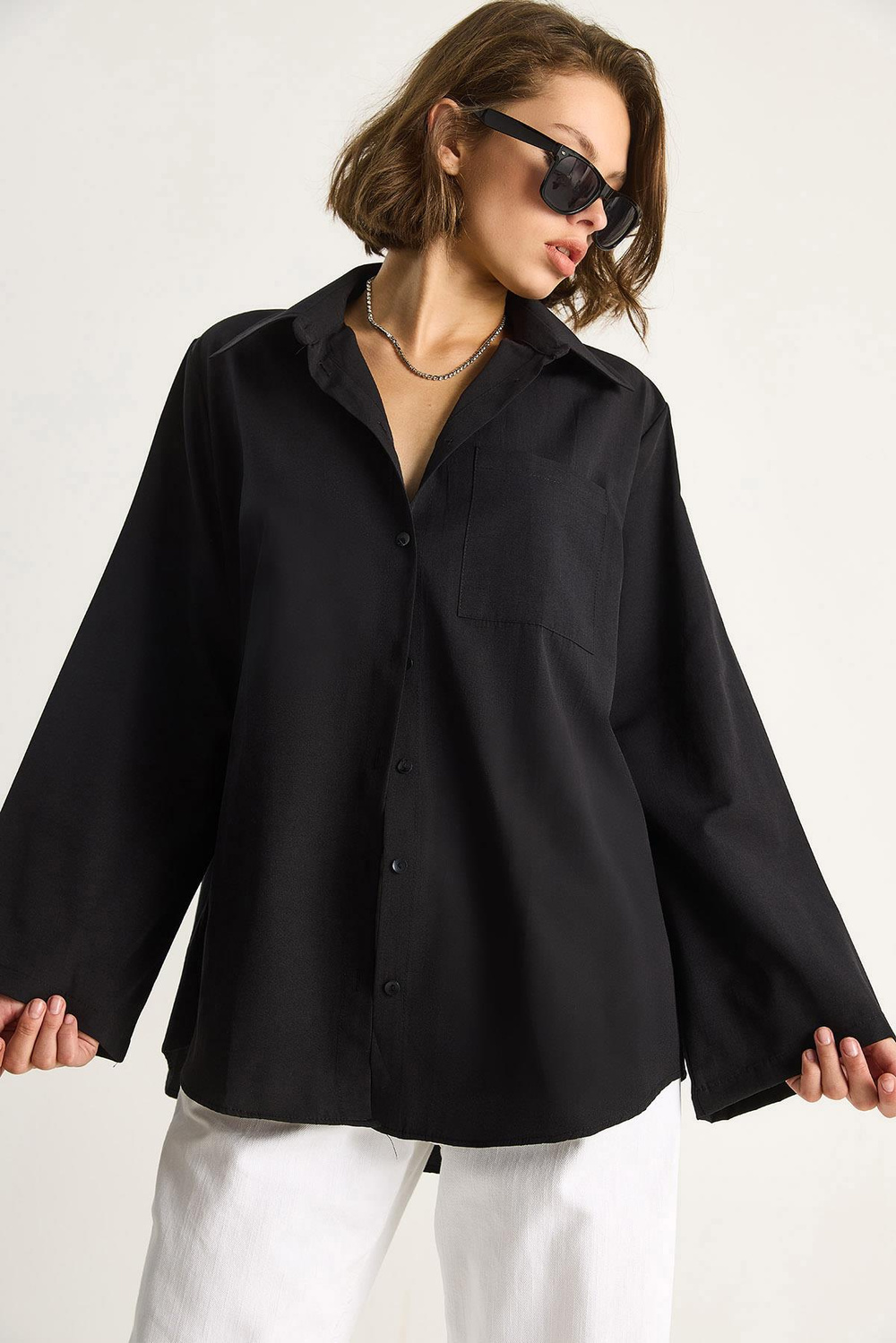 Kadın Geniş Kollu Tek Cep Detaylı Oversize Basic Poplin Gömlek 2144 60284103 - Siyah