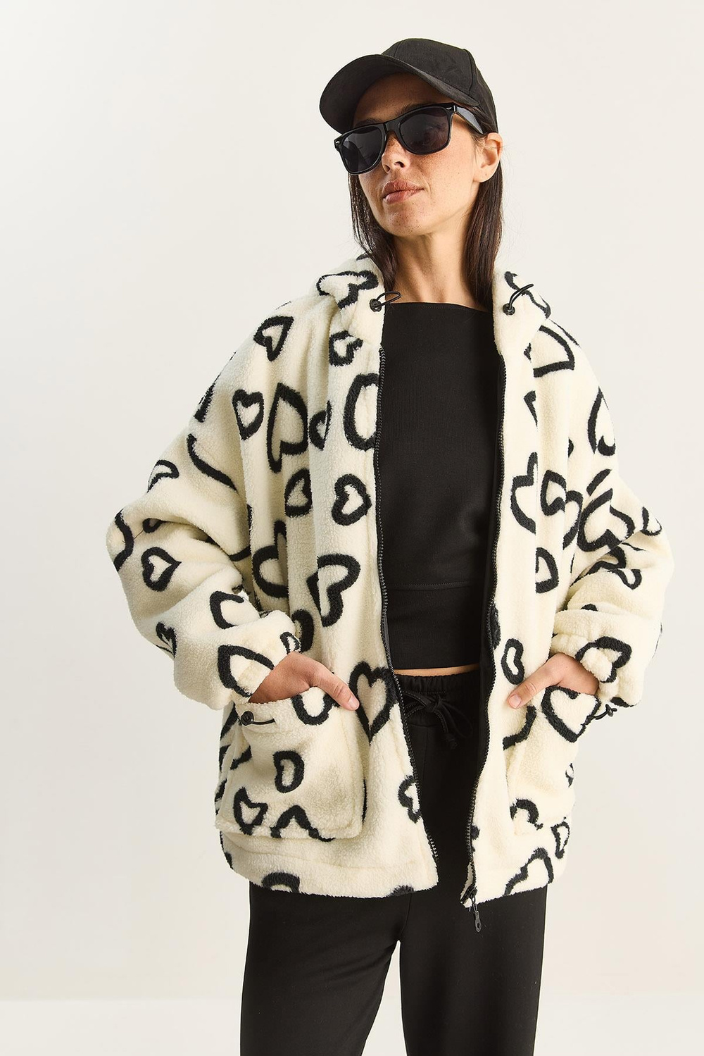 Kadın Kapüşonlu Kalpli Oversize Peluş Mont 4047 60283843 - Ekru