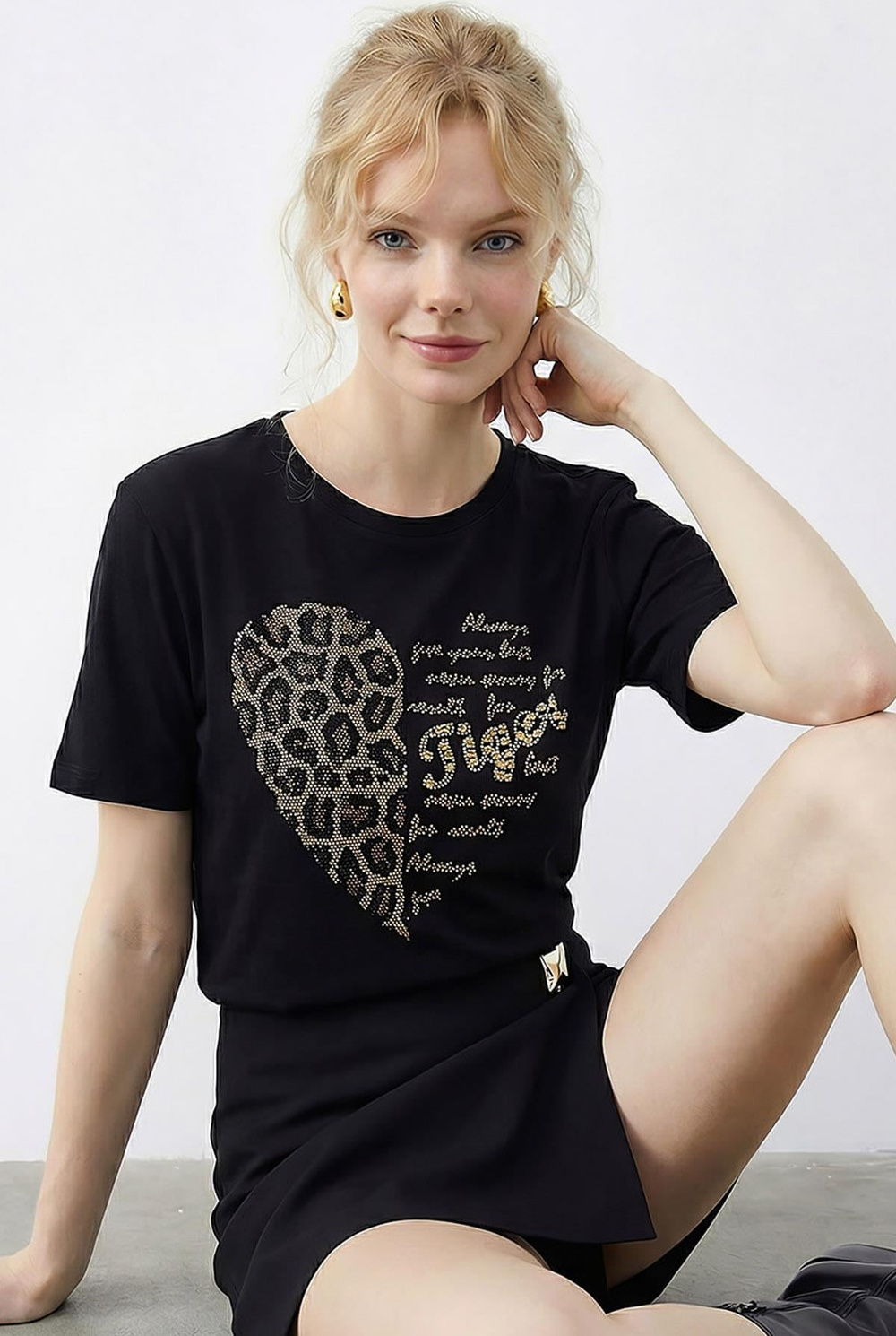 Kadın Leopar Kalp Taş İşlemeli Bisiklet Yaka Regular Fit T-Shirt 2210 60283976 - Siyah
