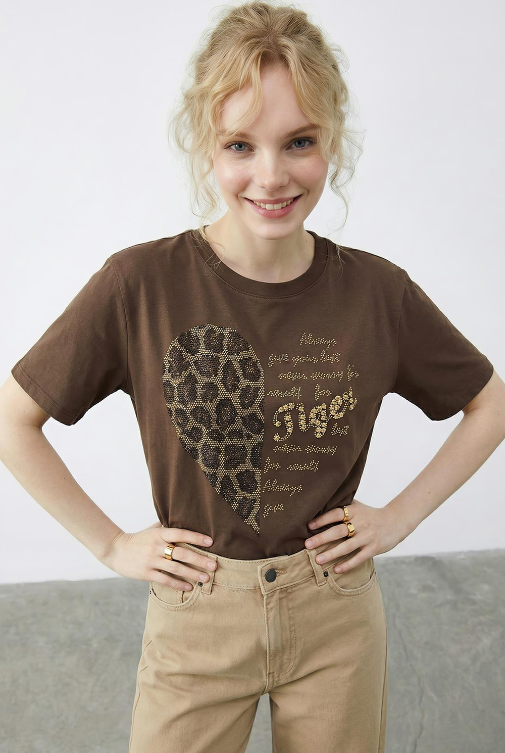 Kadın Leopar Kalp Taş İşlemeli Bisiklet Yaka Regular Fit T-Shirt 2210 60283976 - Kahverengi