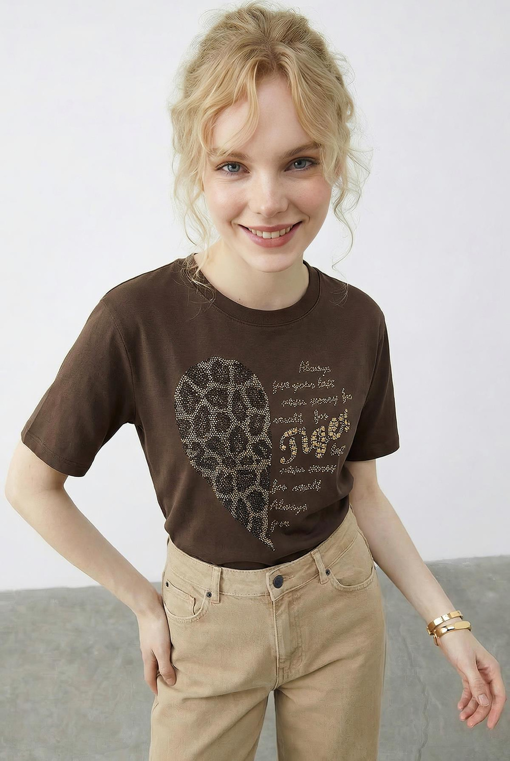Kadın Leopar Kalp Taş İşlemeli Bisiklet Yaka Regular Fit T-Shirt 2210 60283976 - Kahverengi
