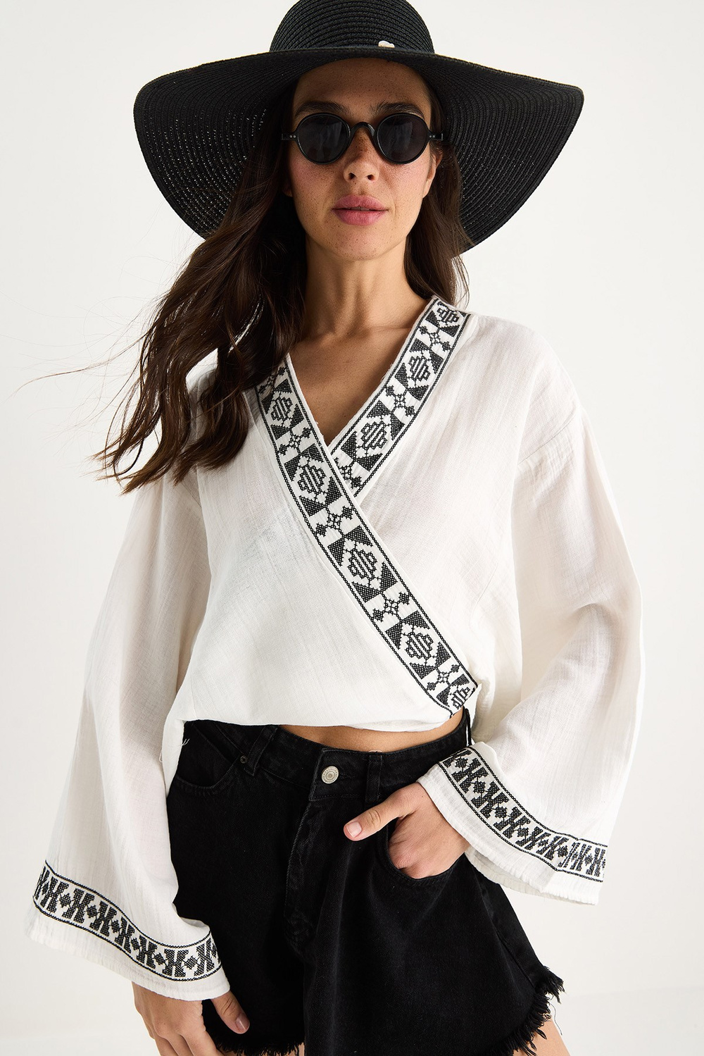 Kadın Nakış İşlemeli Bağlama Detaylı Geniş Kollu Müslin Kimono Bluz 7014 60283386 - Beyaz