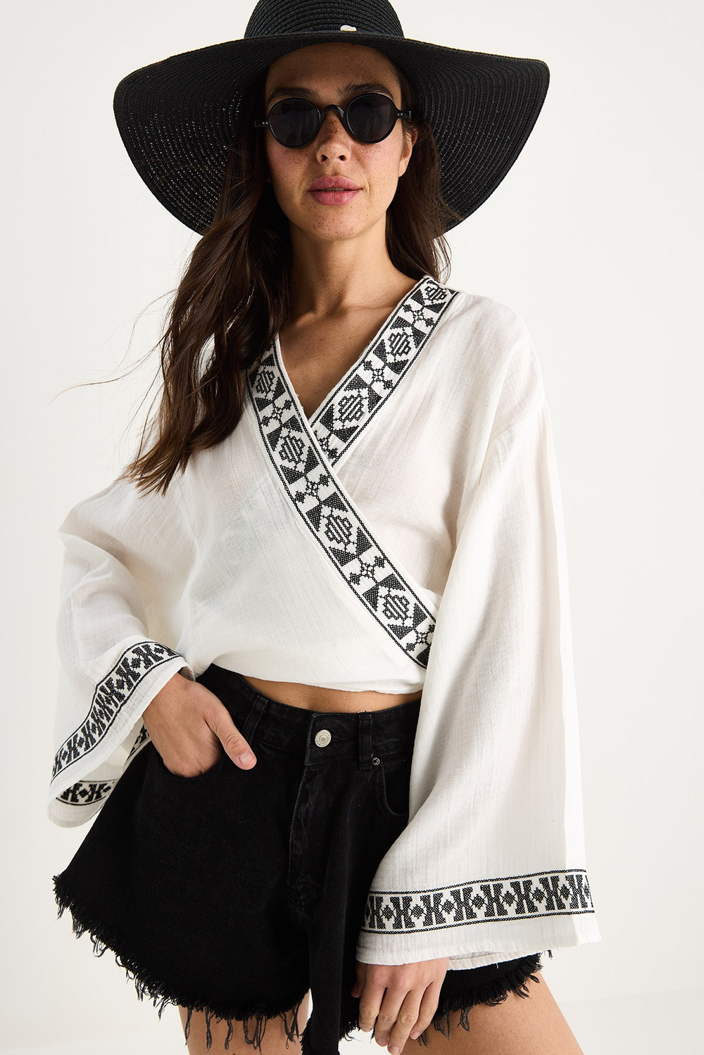 Kadın Nakış İşlemeli Bağlama Detaylı Geniş Kollu Müslin Kimono Bluz 7014 60283386 - Beyaz