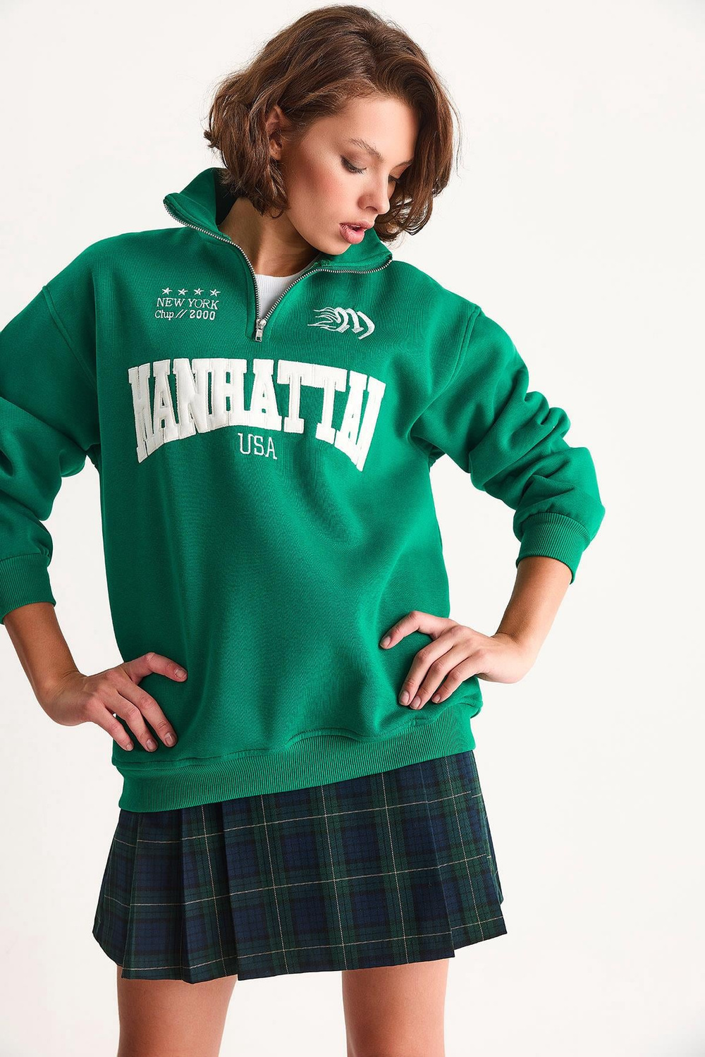 Kadın Nakışlı Yarım Fermuarlı Polo Yaka Şardonlu Oversize Sweatshirt 10002 60283528 - Yeşil