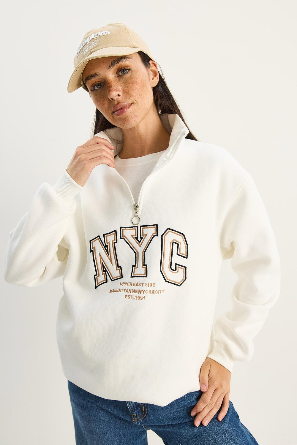 Kadın NYC Nakış İşlemeli Yakası Fermuarlı Üç İplik Şardonlu Oversize Sweatshirt 60283767 - Beyaz