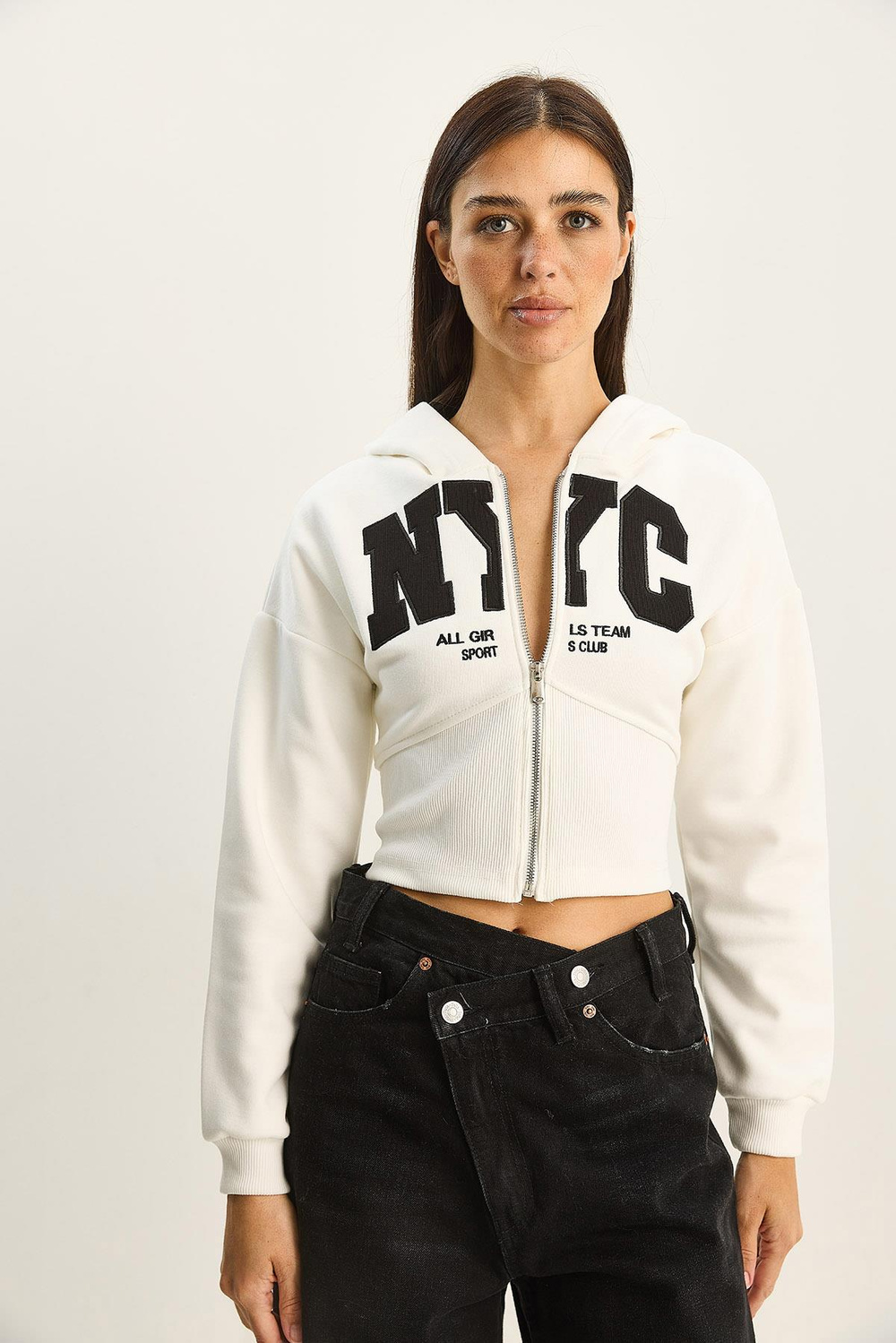 Kadın NYC Nakışlı Üç İplik Şardonlu Kapüşonlu Crop Hırka 6942 60283794 - Beyaz