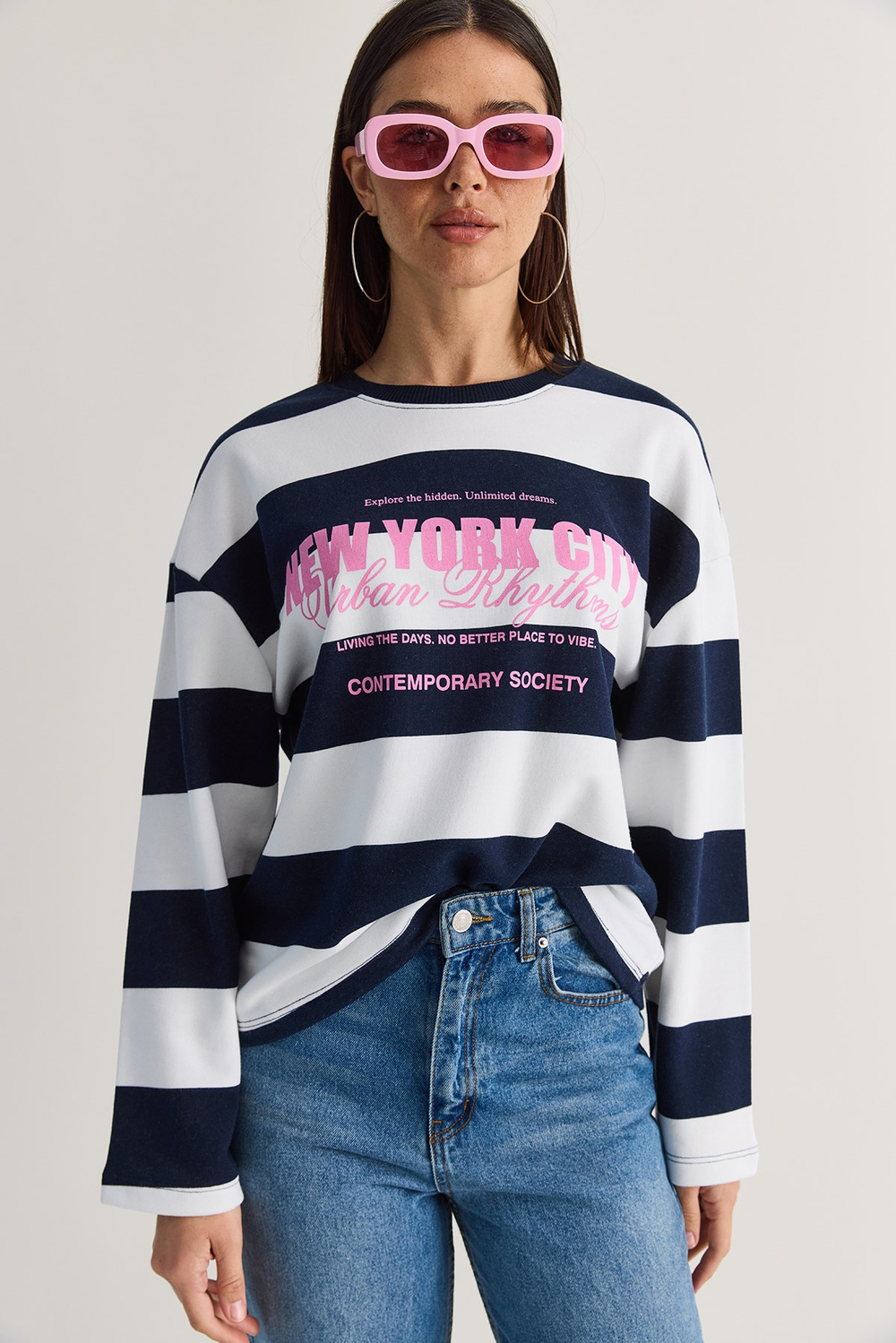 Kadın Oversize Çizgili New York Baskılı Sweatshirt MB9575 60286590 - Beyaz-Lacivert