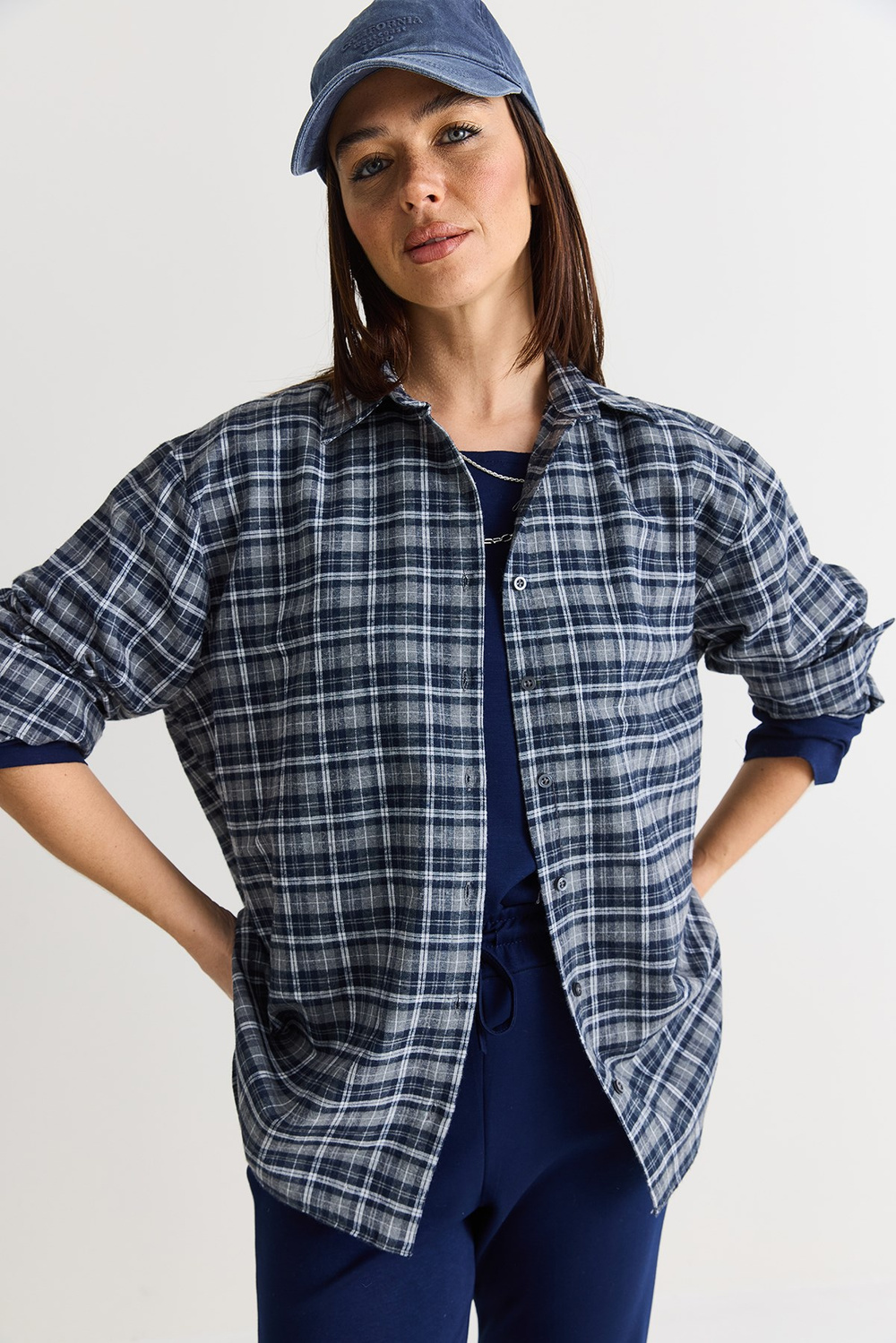 Kadın Oversize Ekose Desenli Oduncu Gömlek DG261035 60286552 - Ekru-Haki
