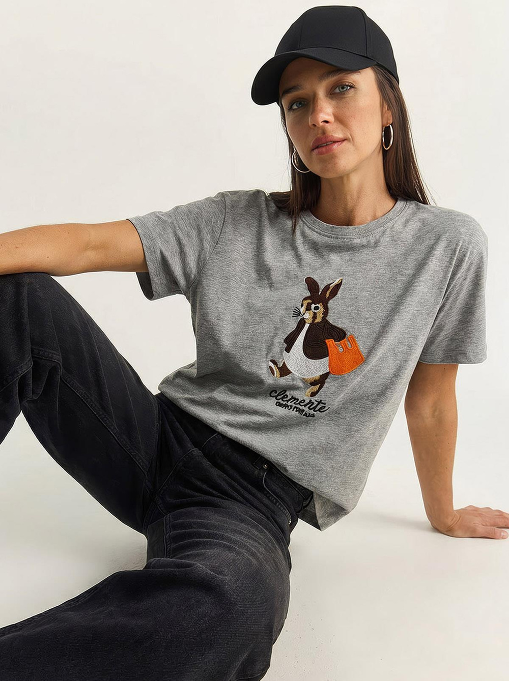 Kadın Rabbit Nakışlı İşlemeli Bisiklet Yaka Basic T-Shirt 7532 60283953 - Gri
