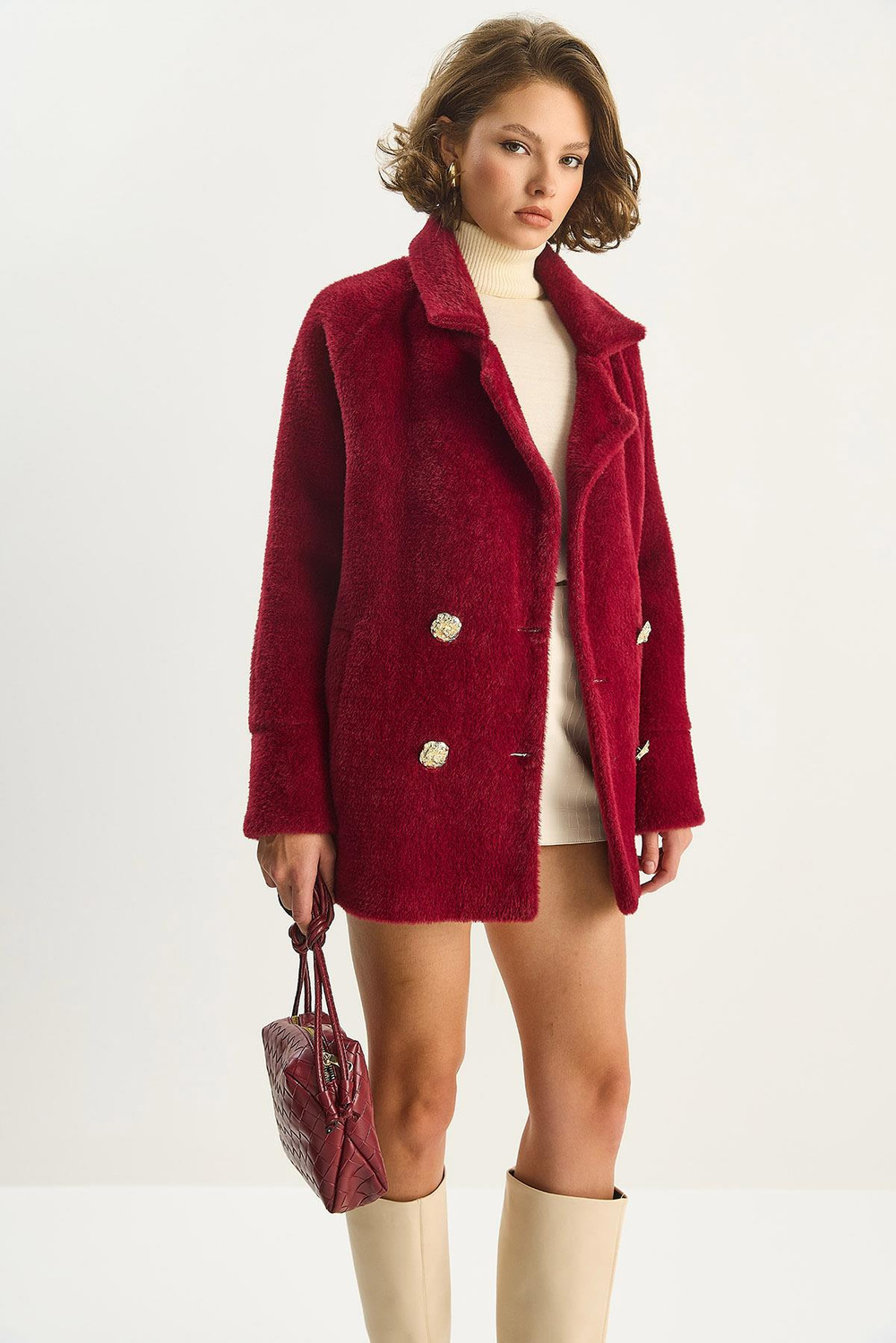 Kadın Şık Düğme Detaylı Cepli Astarlı Oversize Peluş Mont 0306 60283614 - Bordo