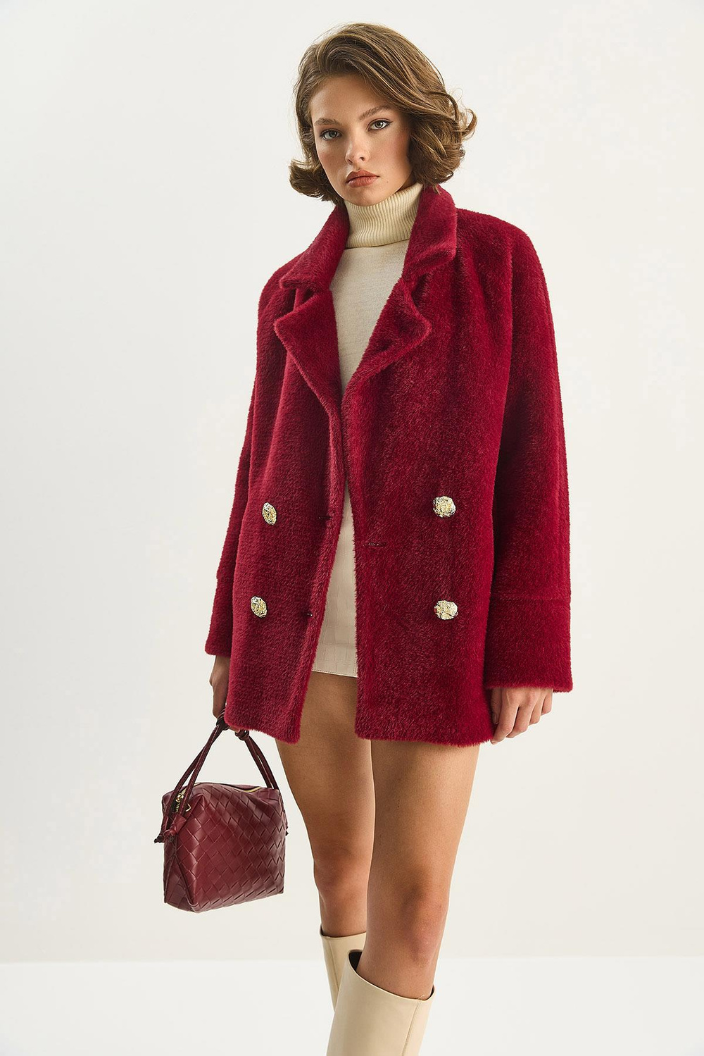 Kadın Şık Düğme Detaylı Cepli Astarlı Oversize Peluş Mont 0306 60283614 - Bordo