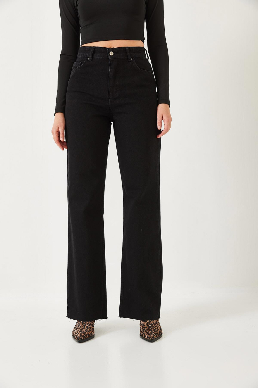 Kadın Straight Wide Yüksek Bel Paçası Kesik Uzun Denim Yıkamalı Pantolon 1077 60261307 - Siyah