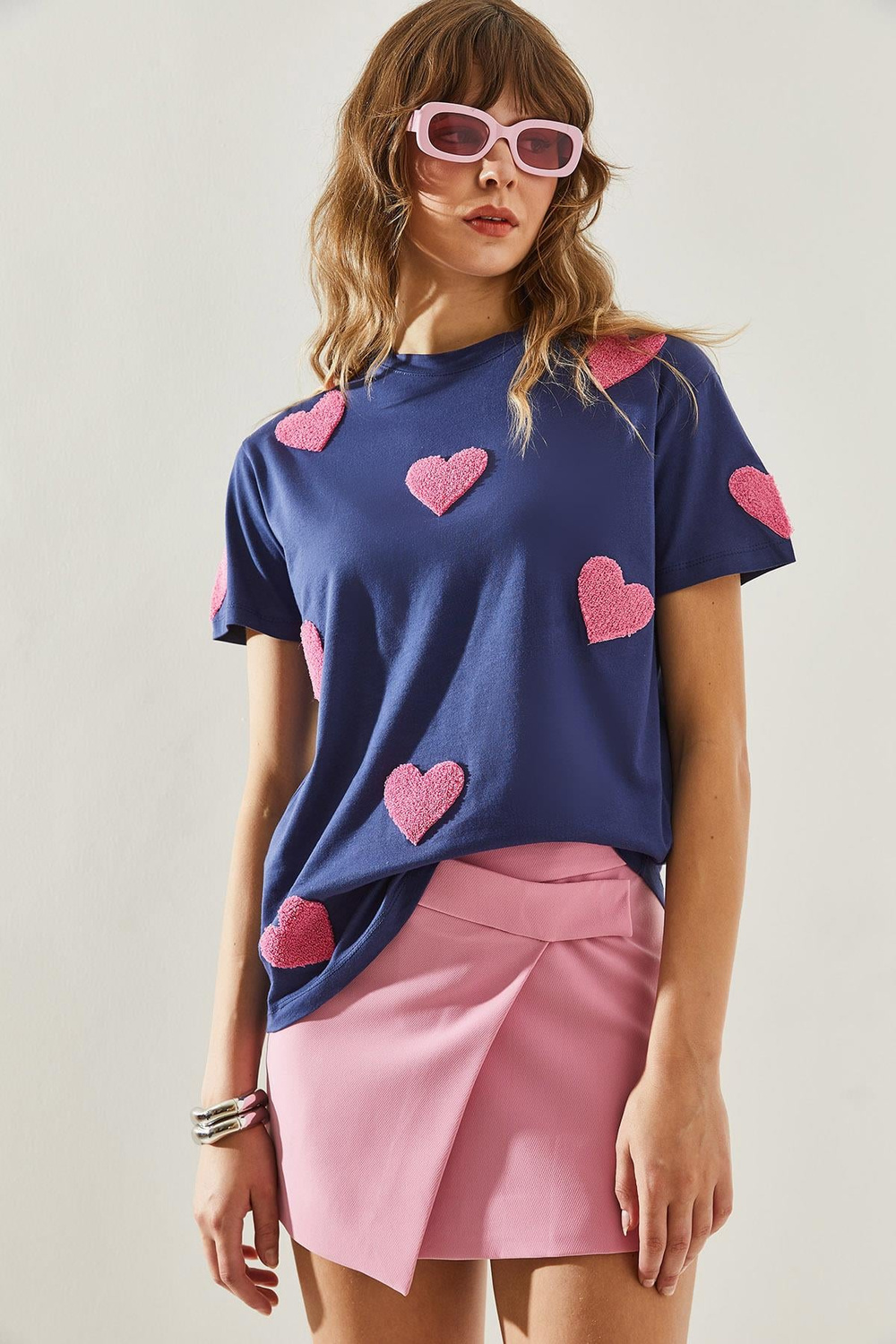 Kadın Süzene Kalp Nakışlı Basic T-Shirt 60251208 - Lacivert