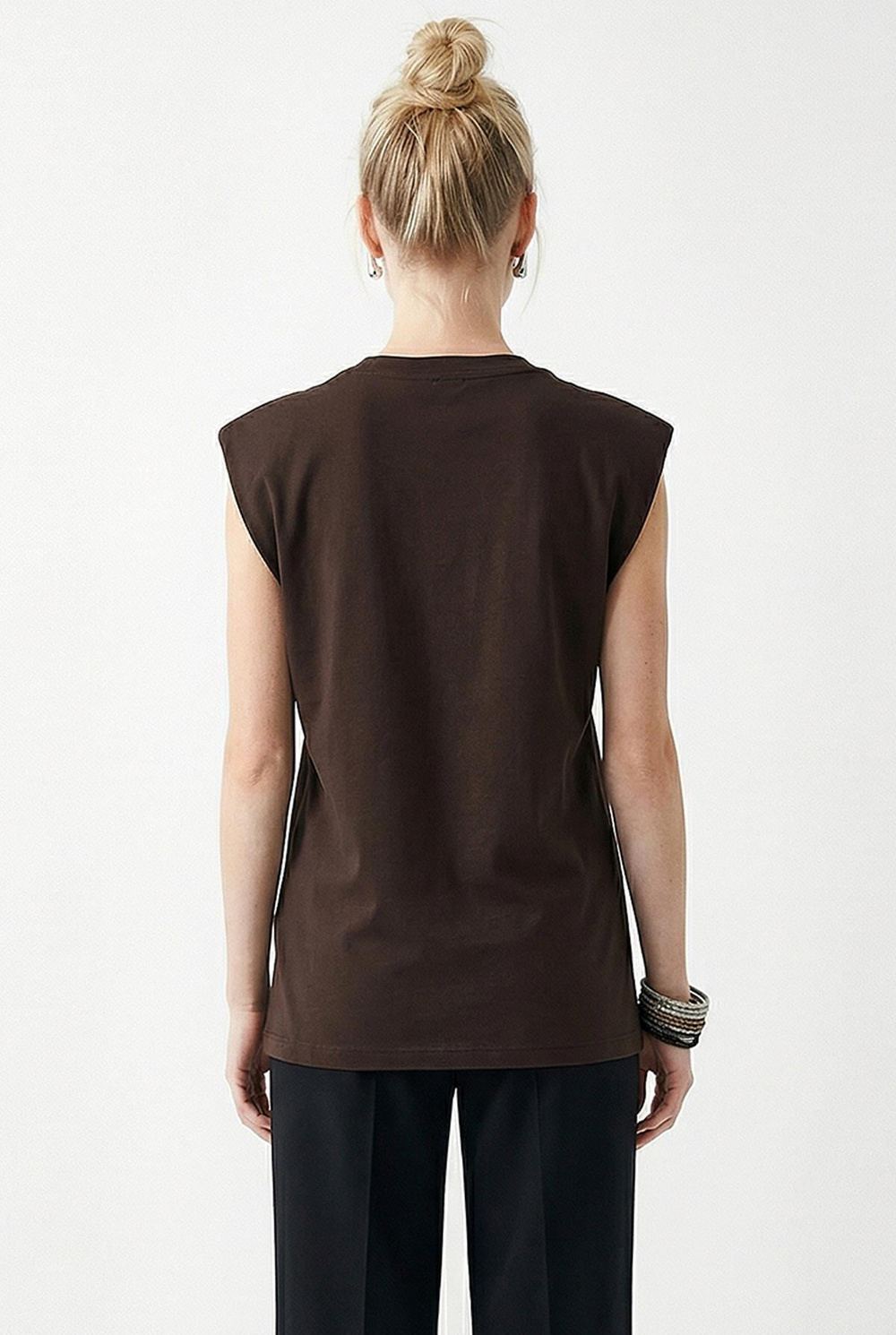 Kadın Taş İşlemeli Vatkalı Omuz Detaylı %100 Pamuk T-Shirt 1075 60286066 - Acı Kahve