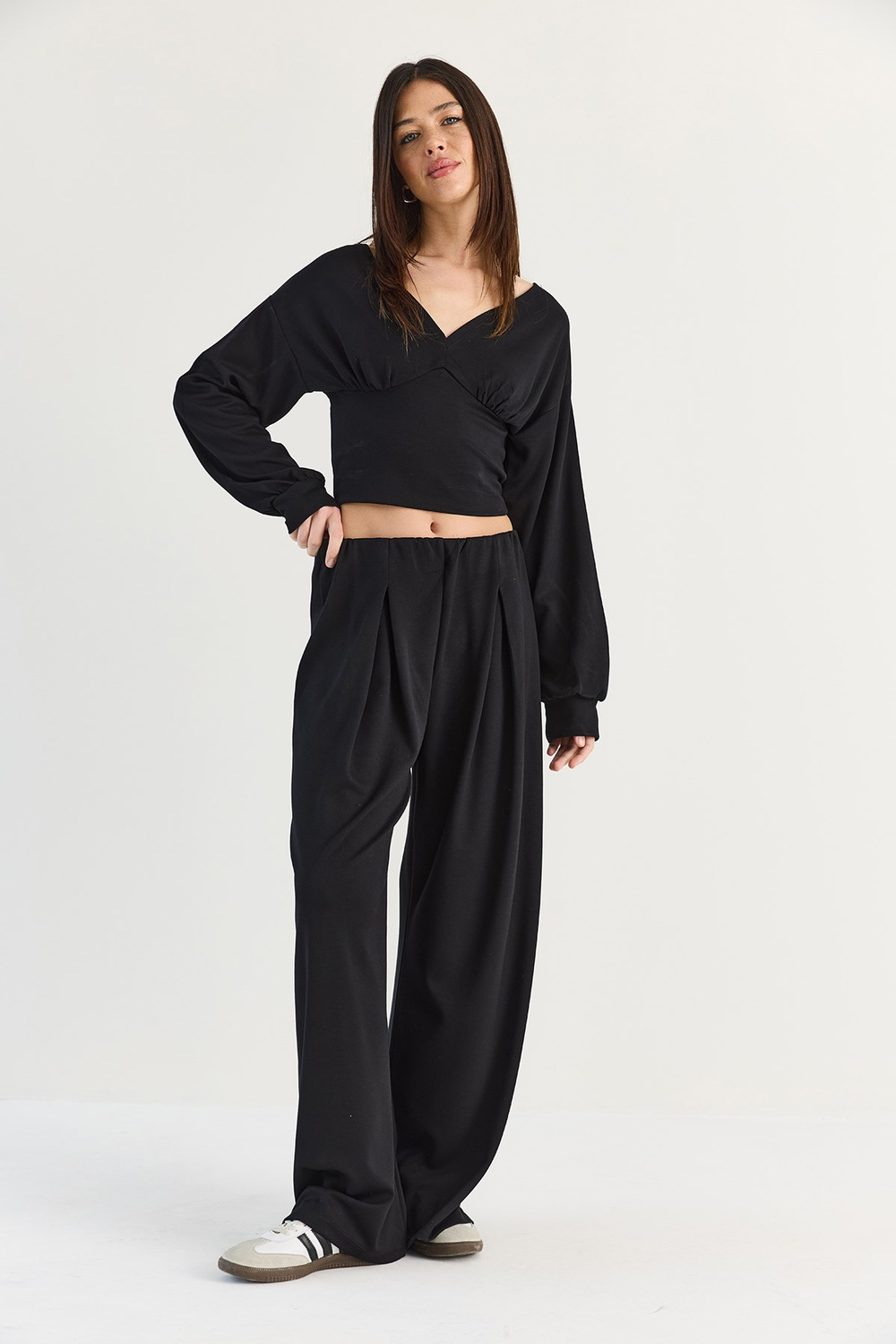Kadın V Yaka Bel Korsajlı Crop Bluz Bel Pileli Palazzo Pantolon Modal Takım 0480 60286539 - Siyah