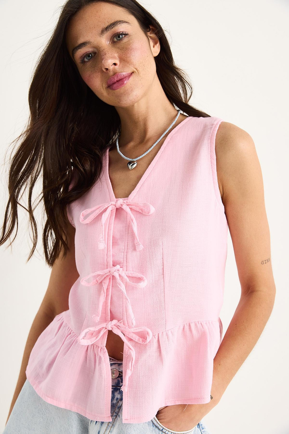 Kadın V Yaka Fiyonk Detaylı Müslin Peplum Bluz G28-4883 60283356 - Pembe