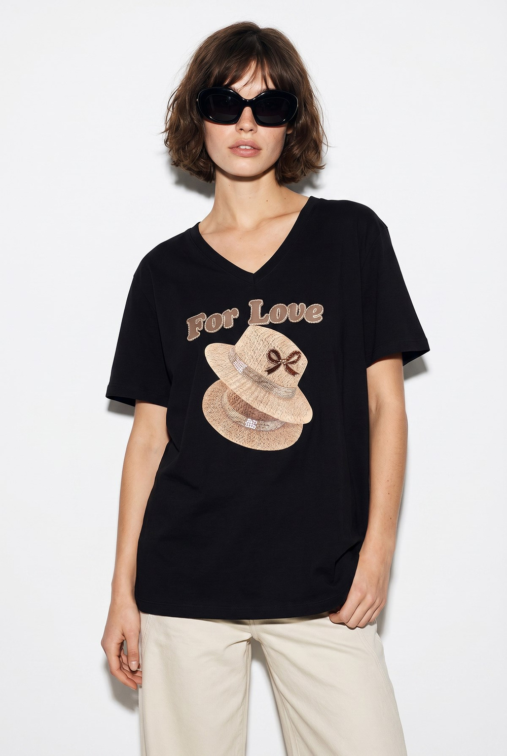 Kadın V Yaka For Love Nakış ve Boncuk İşlemeli Oversize T-Shirt 2240 60286329 - Siyah