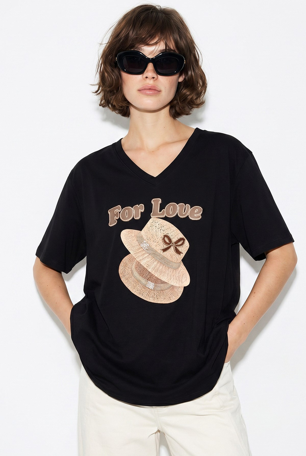Kadın V Yaka For Love Nakış ve Boncuk İşlemeli Oversize T-Shirt 2240 60286329 - Siyah