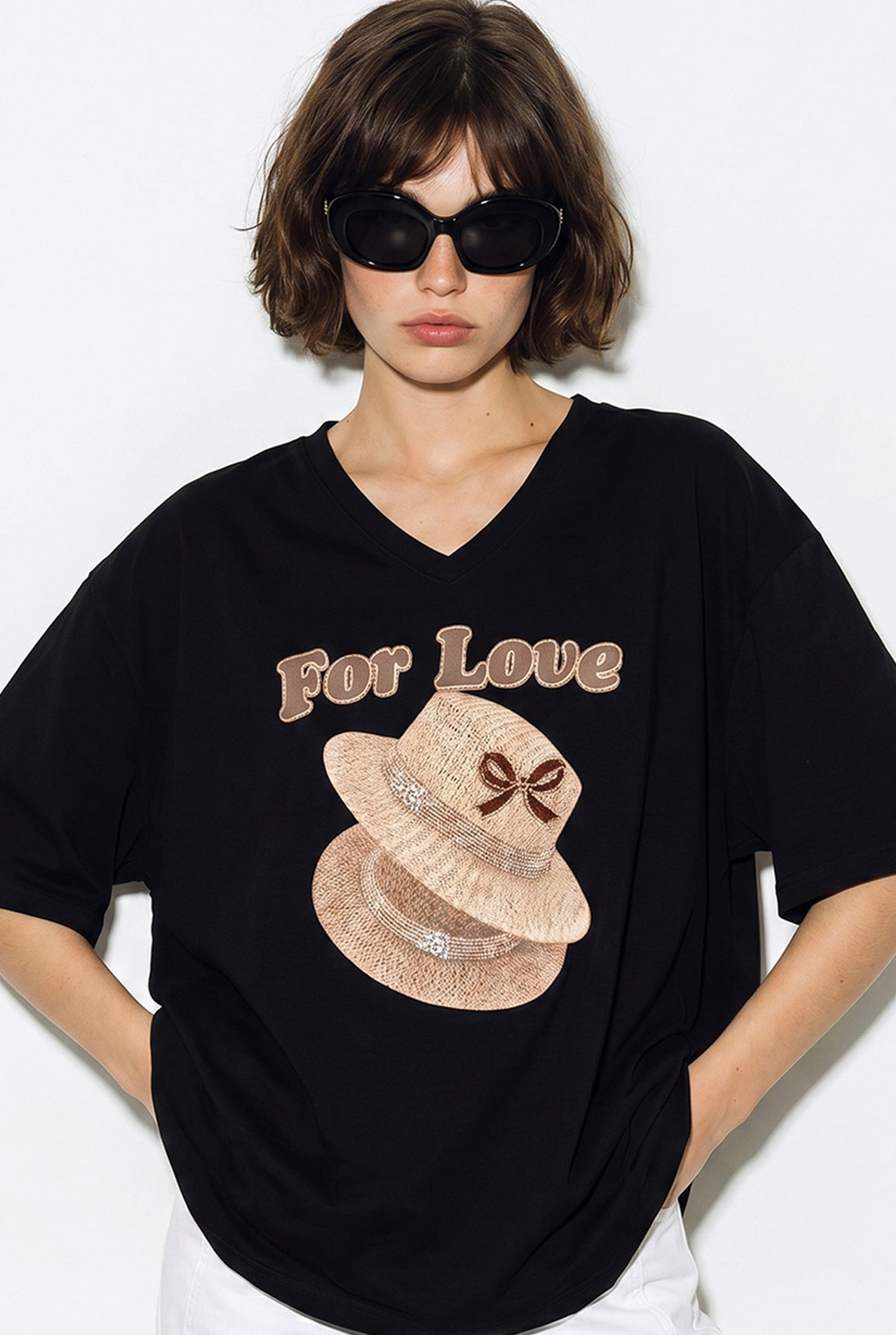 Kadın V Yaka For Love Nakış ve Boncuk İşlemeli Oversize T-Shirt 2240 60286329 - Siyah