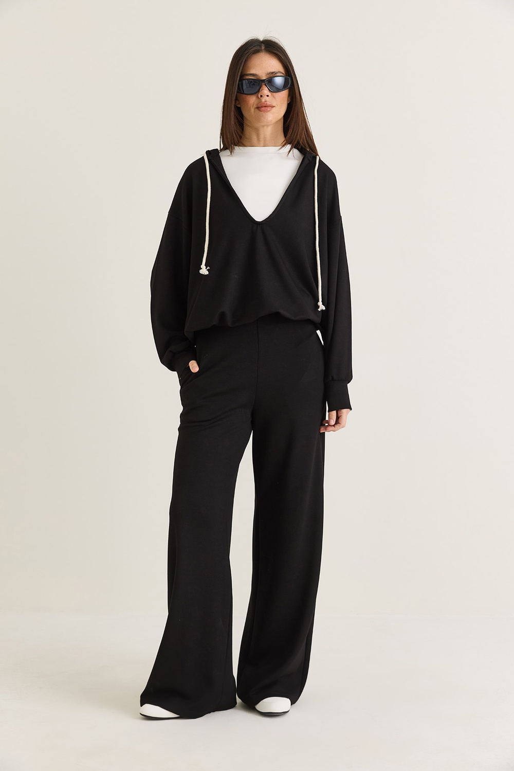 Kadın V Yaka Kapüşonlu Oversize Sweatshirt Atlet Wide Leg Pantolon 3lü Takım 4229 60286661 - Siyah