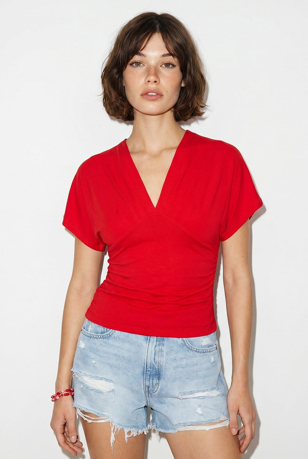 Kadın Vücuda Oturan Büzgülü Drape Detaylı V Yaka Yarasa Kol Bluz ÖB261047 60286353 - Kırmızı