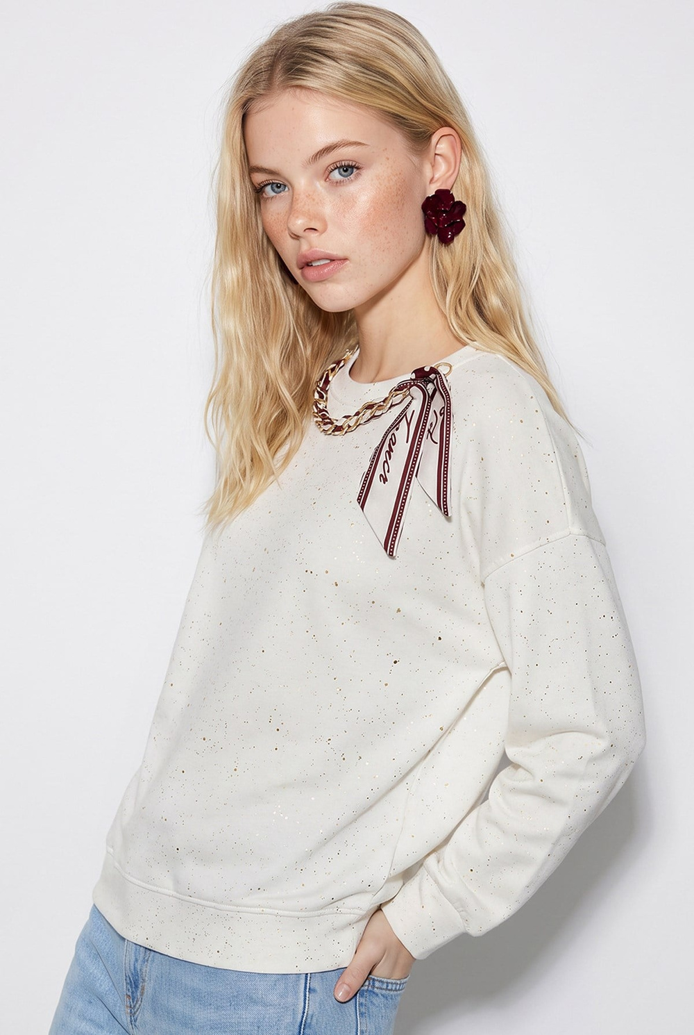 Kadın Yaldız Baskılı Zincir ve Fular Detaylı Modal Oversize Sweatshirt 2266 60286477 - Beyaz