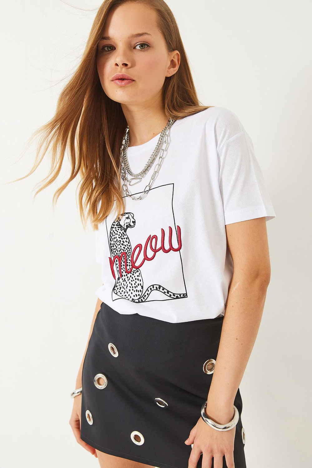 Kadın Leopar Baskılı Nakış Detaylı Kısa Kollu T-Shirt 60602018 - Beyaz
