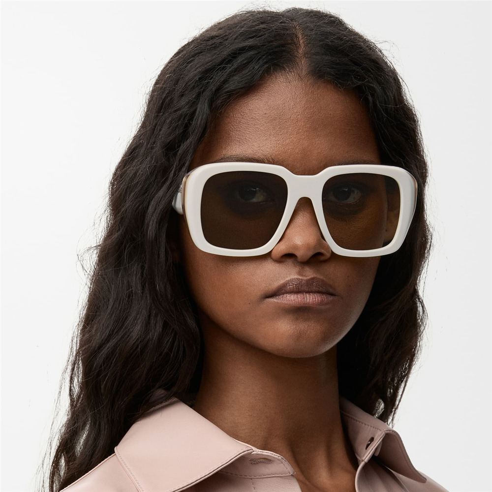 Loewe Signature Paulas Ibiza LW 40198U 25E Kadın Güneş Gözlüğü