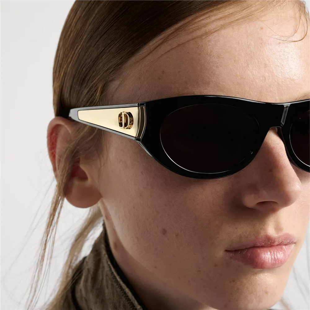 Dior Diorglow B2I CD 40225I 01A