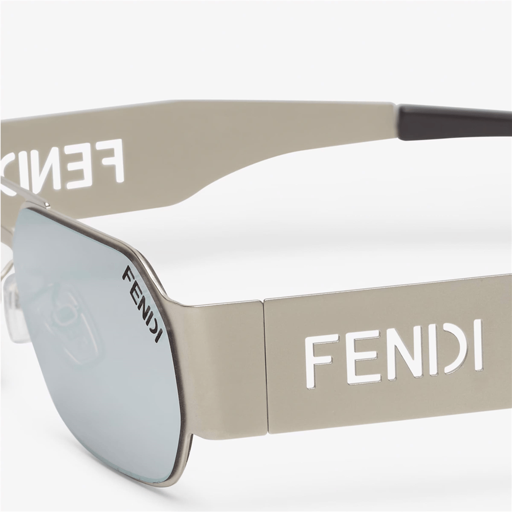Fendi Cut Out FE 40153U 16C