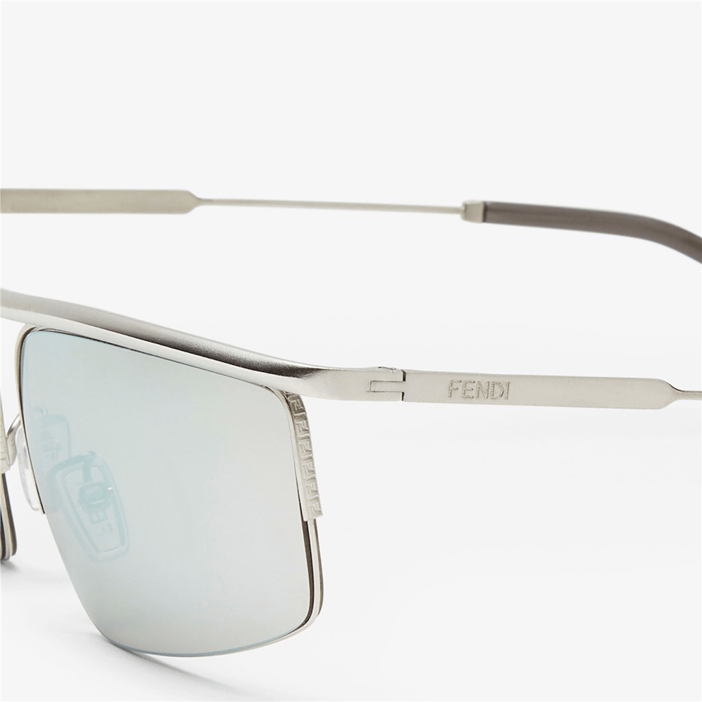 Fendi Travel FE 40141U 17C