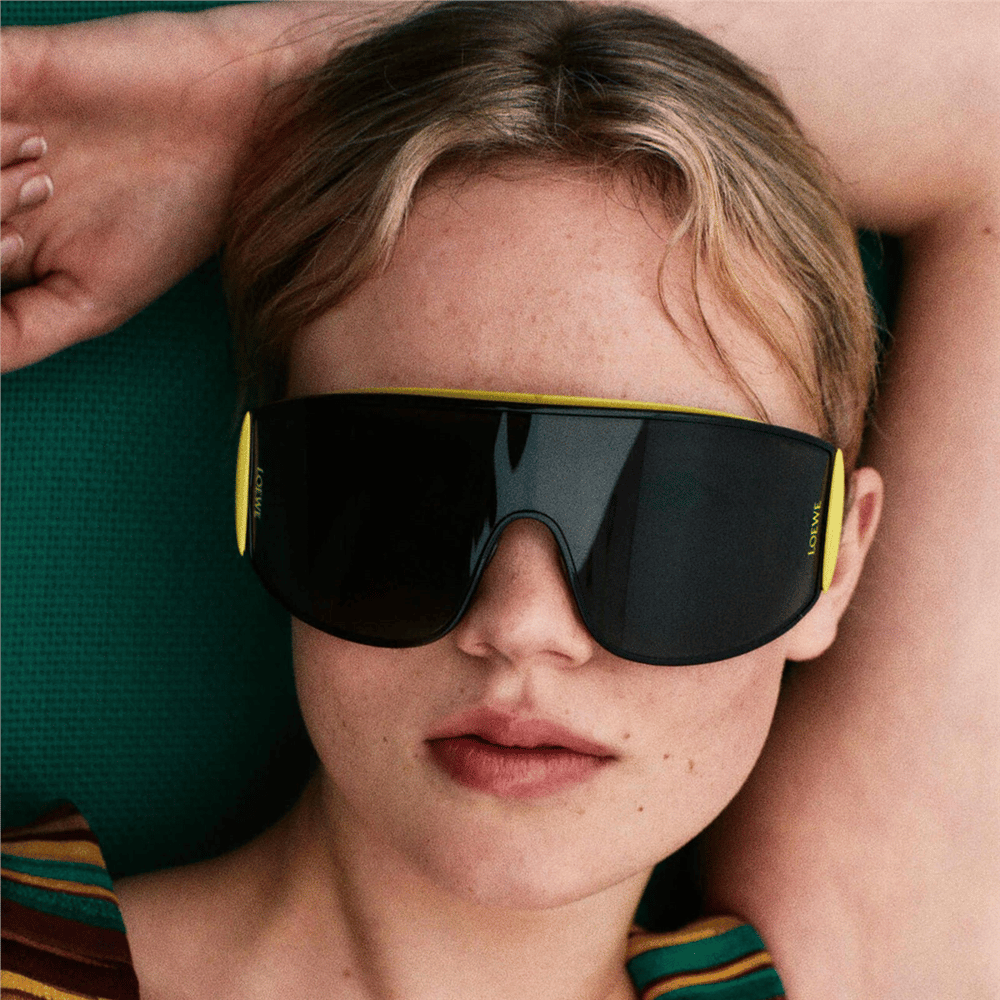 Loewe Signature Speed Mask LW 40202U 02A Kadın Güneş Gözlüğü