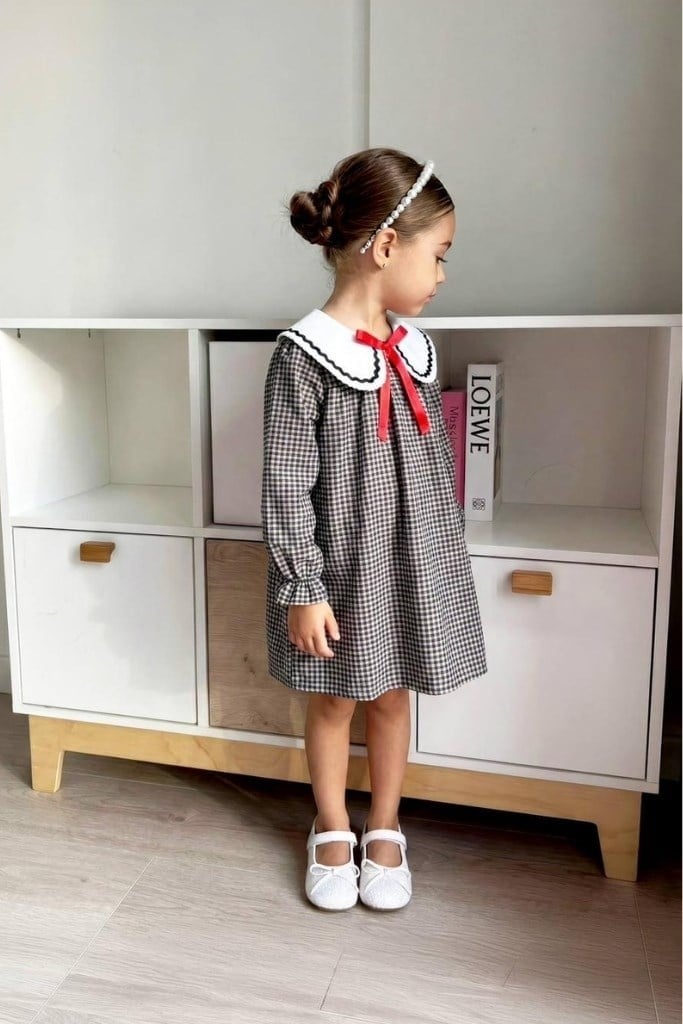 Kurdele Detaylı Elbise