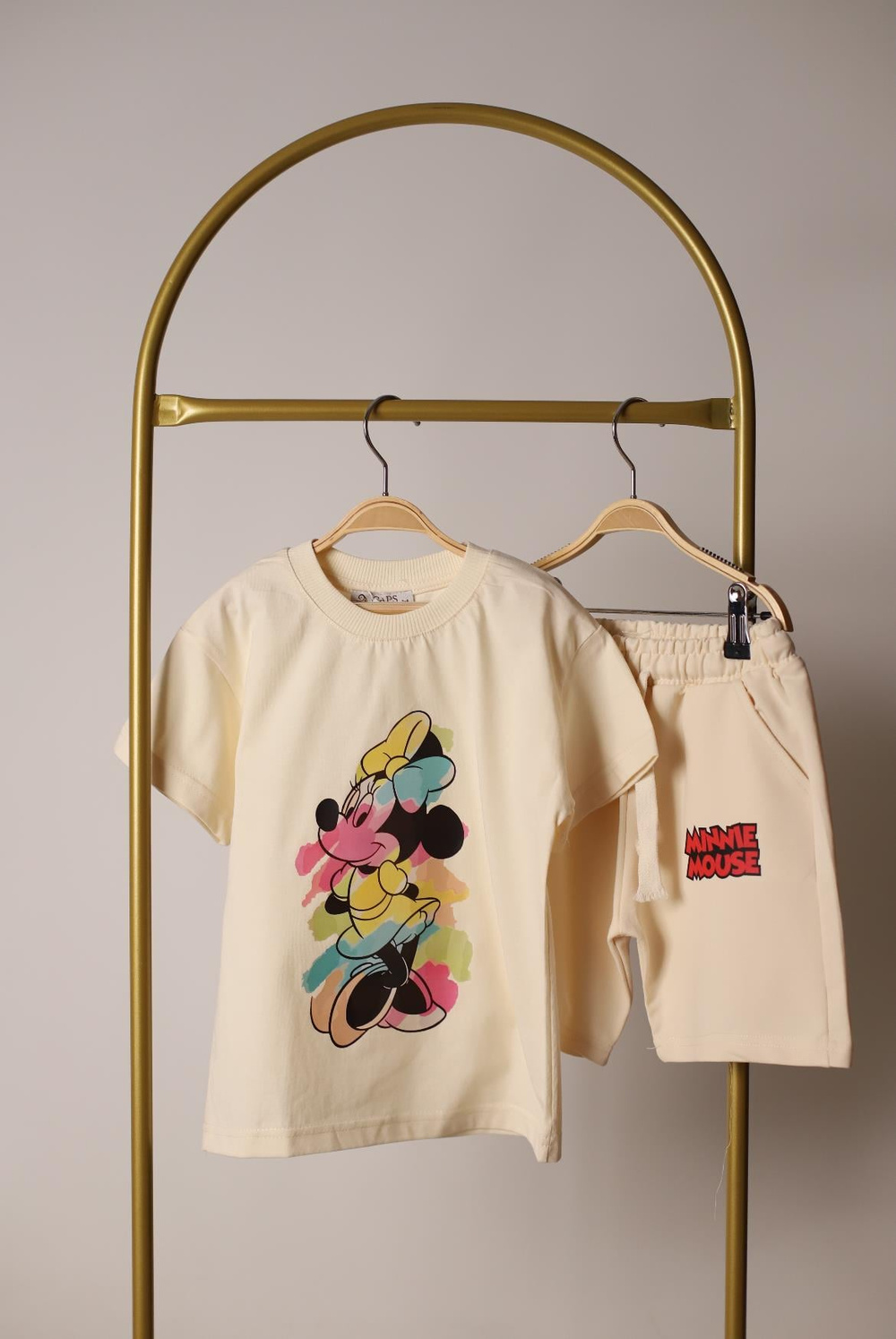 Renkli Minnie Mouse Şortlu Takım
