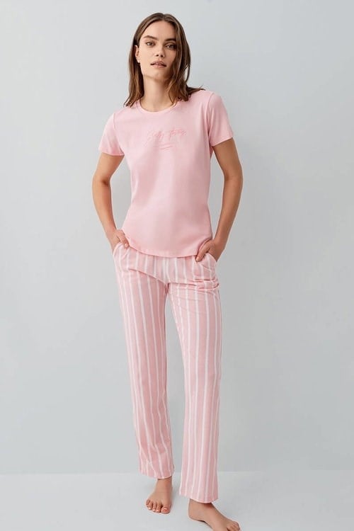  Kadın Pembe Pijama Takımı	