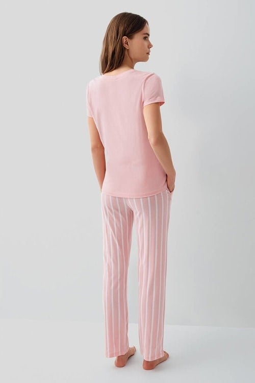  Kadın Pembe Pijama Takımı	
