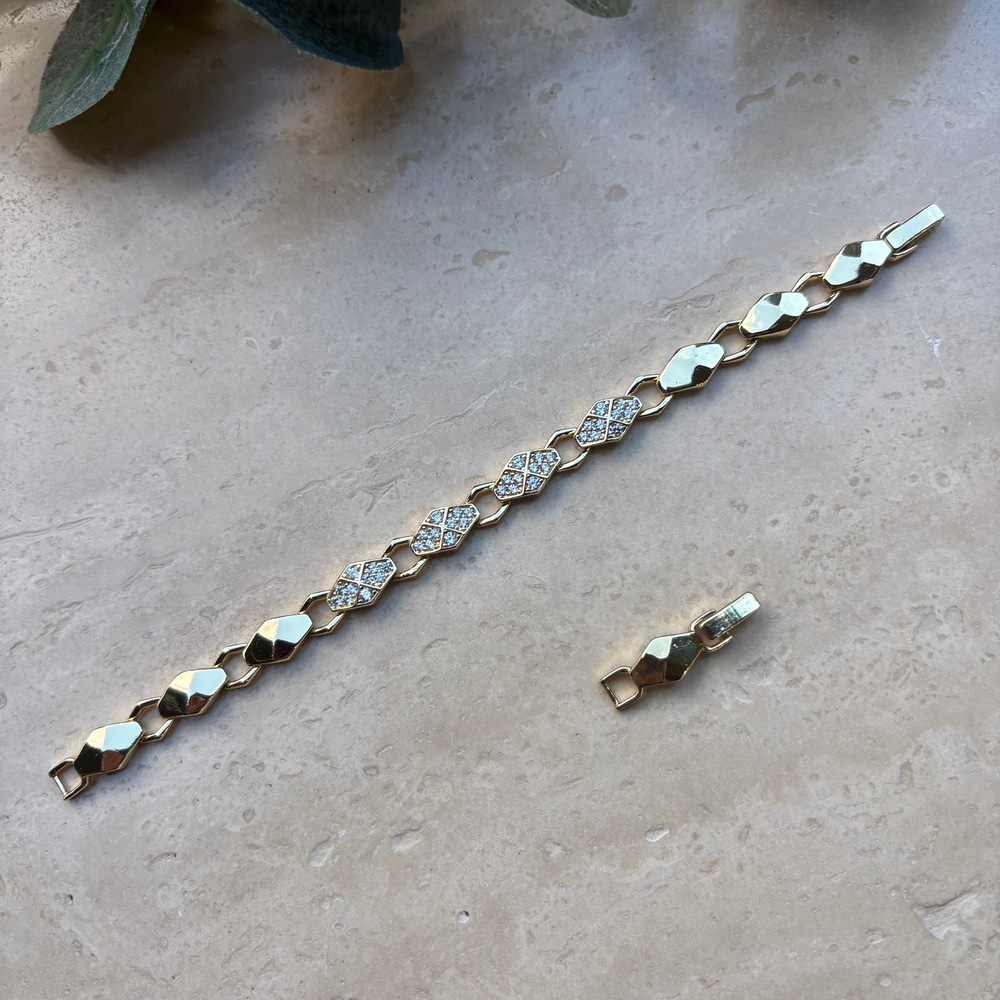 14K Özel Seri Baklava Model Taşlı Bileklik(17+2 cm)