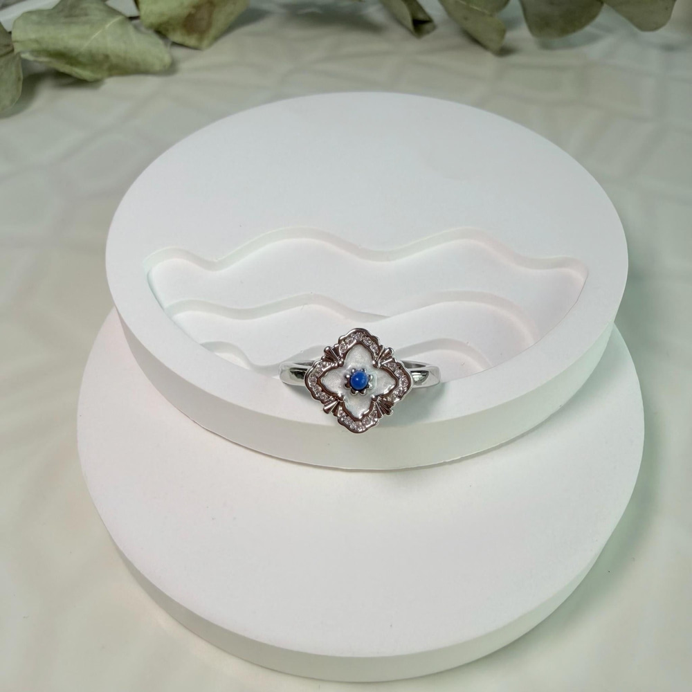 Mavi Taşlı Beyaz Mineli Ayarlanabilir Yonca Yüzük-silver