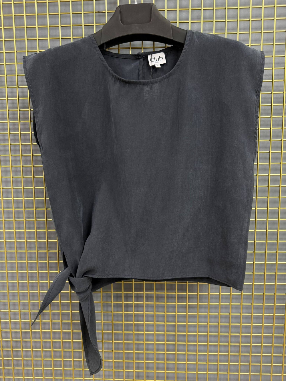 BYMN KOYU GRİ REGULAR FİT KOLSUZ KADIN BLUZ 