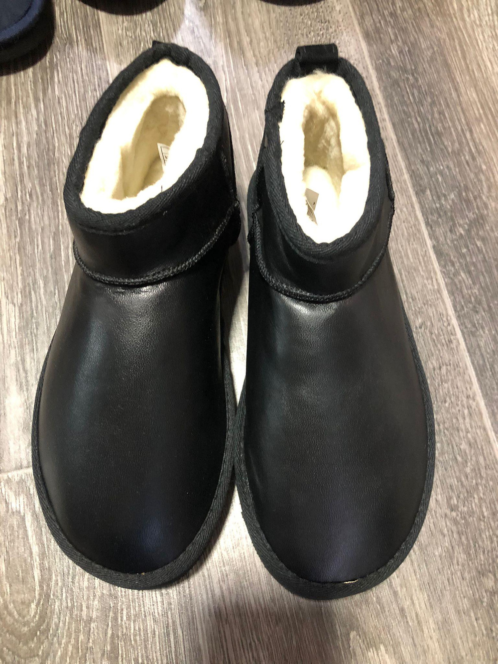 UGG DERİ SİYAH KADIN BOT