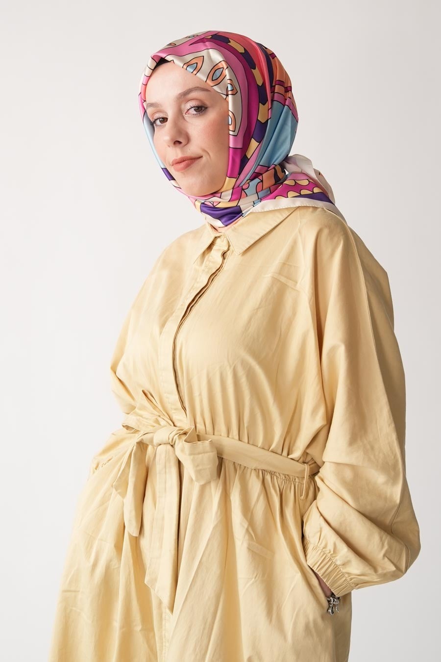 Latte Square Desen İpeksi Rayon Eşarp Pembe